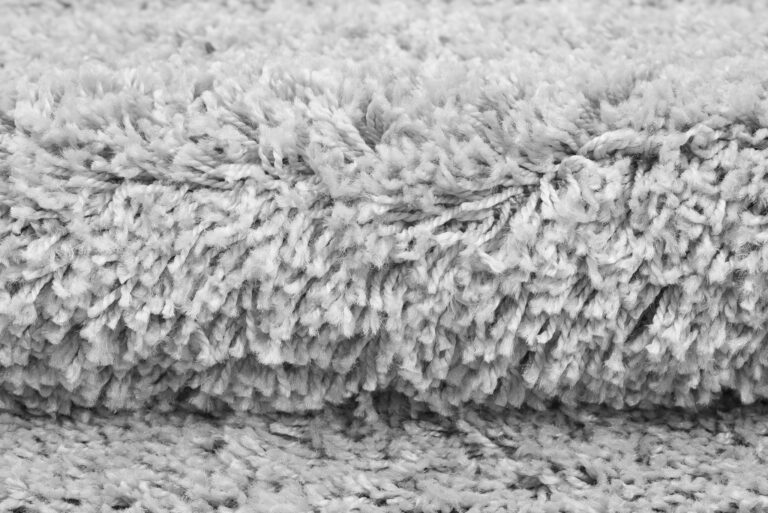 Tapis Essence Shaggy Poil Long Motif Uni Gris Clair