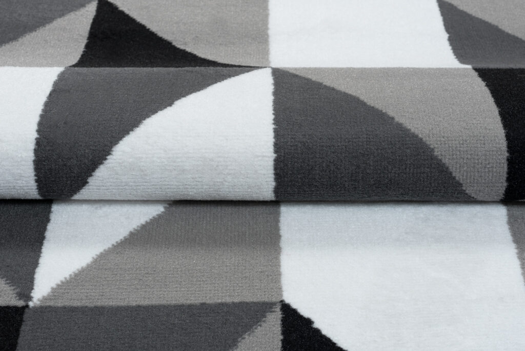Tapis Luxury Gris Noir Carrés Triangles
