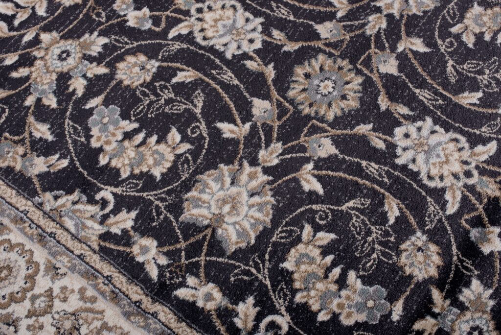 Tapis Colorado Traditionnel Noir Crème Floral