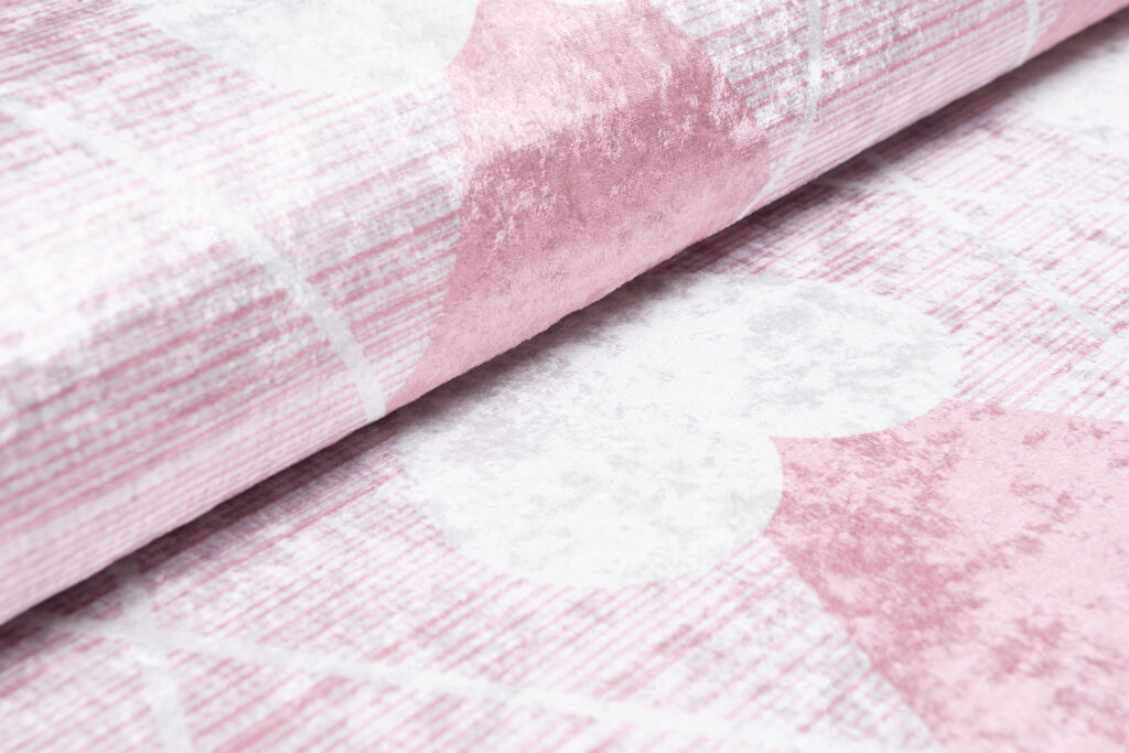 Tapis Emma Antidérapant Lavable Rose Coeurs