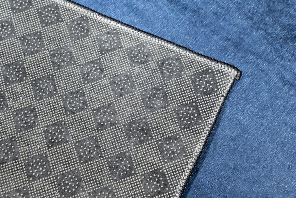 Tapis Emma Antidérapant Lavable Bleu Marine Game Over