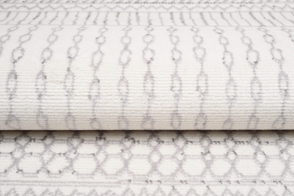Tapis Juno Moderne Motif Ethnique Moucheté Crème Gris Clair Fin