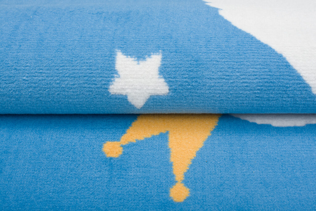 Tapis Enfant Jolly Bleu Blanc Jaune Gris Cygne Fin Doux