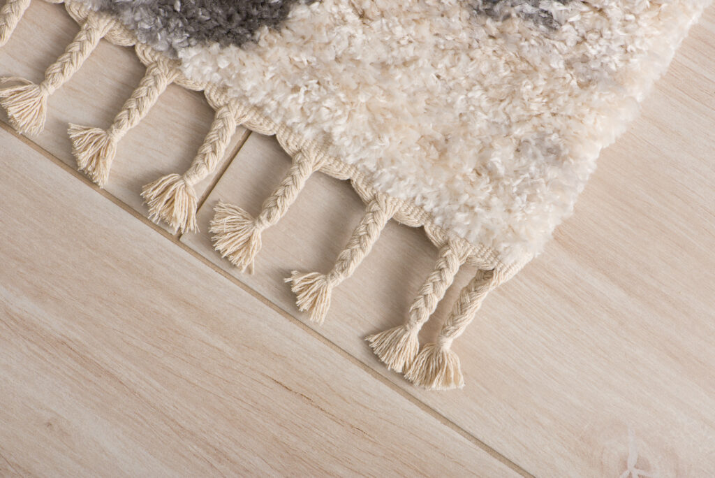 Tapis Versay Crème Gris Treillis à Franges