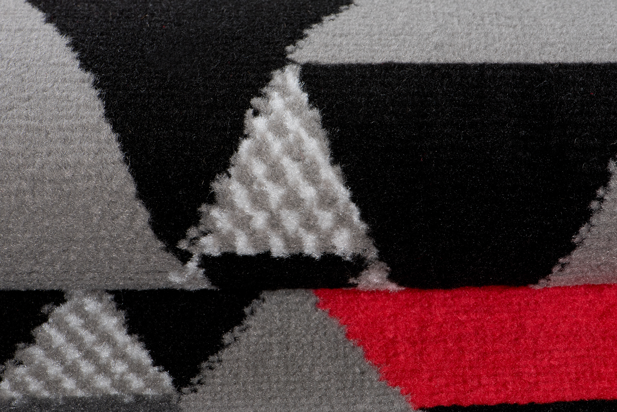 Tapis de Couloir Maya Gris Rouge Géométrique à Triangles