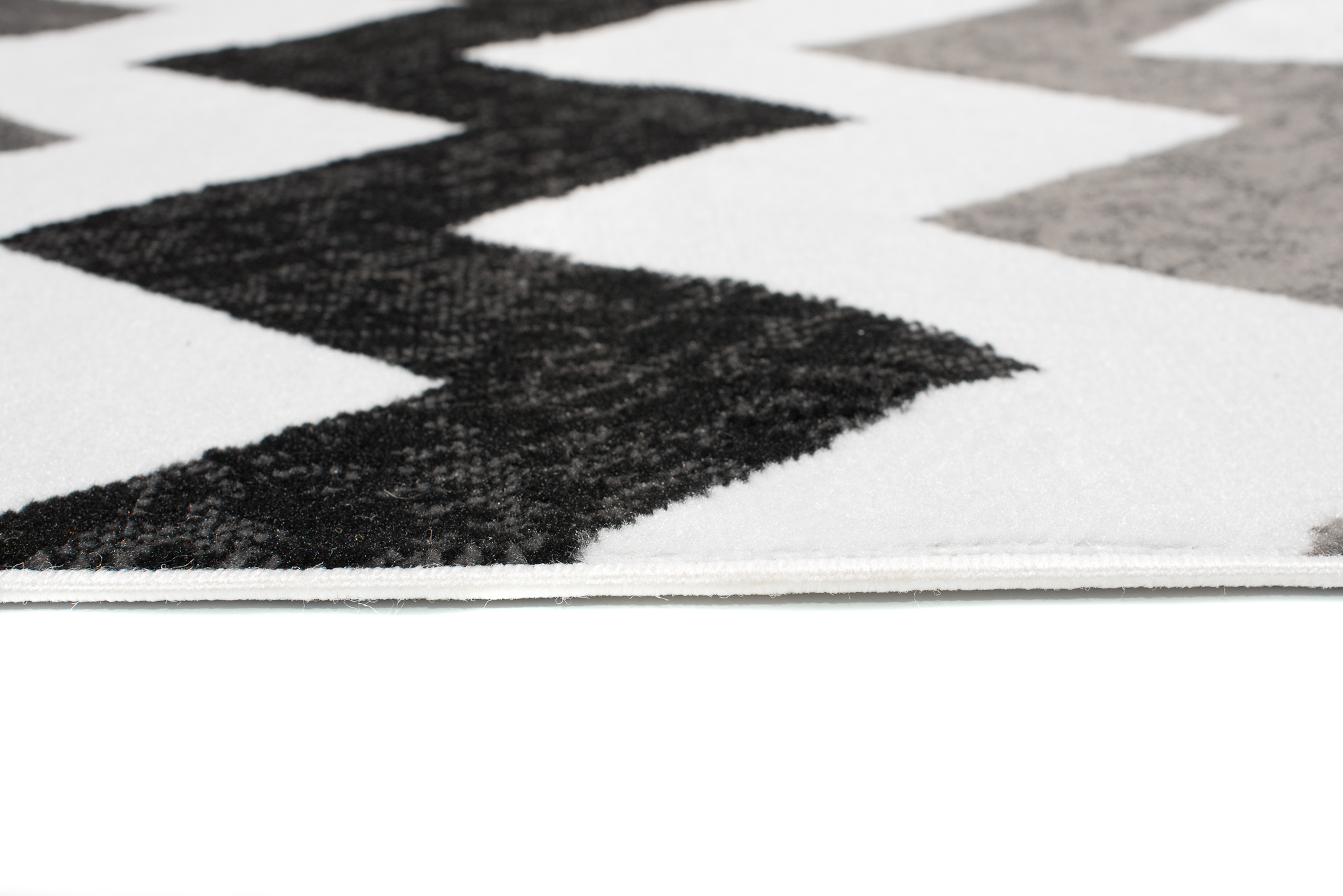 Tapis de Couloir Maya Gris Noir Géométrique en Zigzag