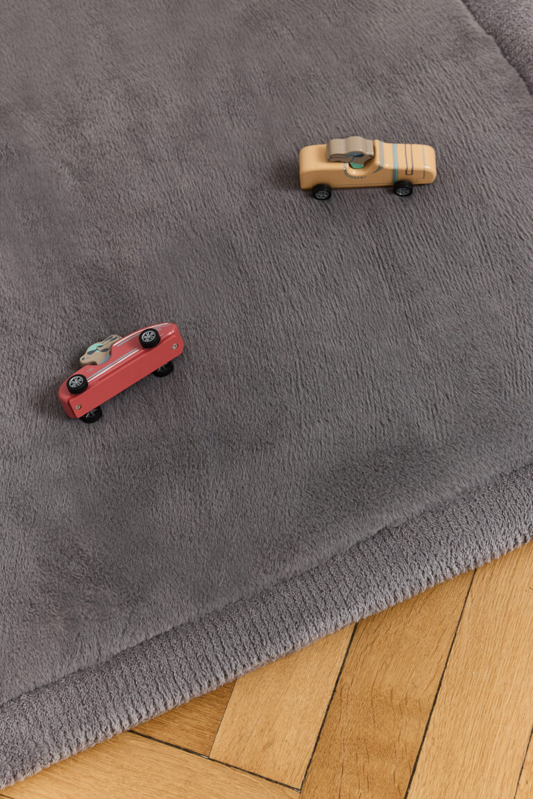 Tapis Enfant Fluffin Carré Gris Foncé